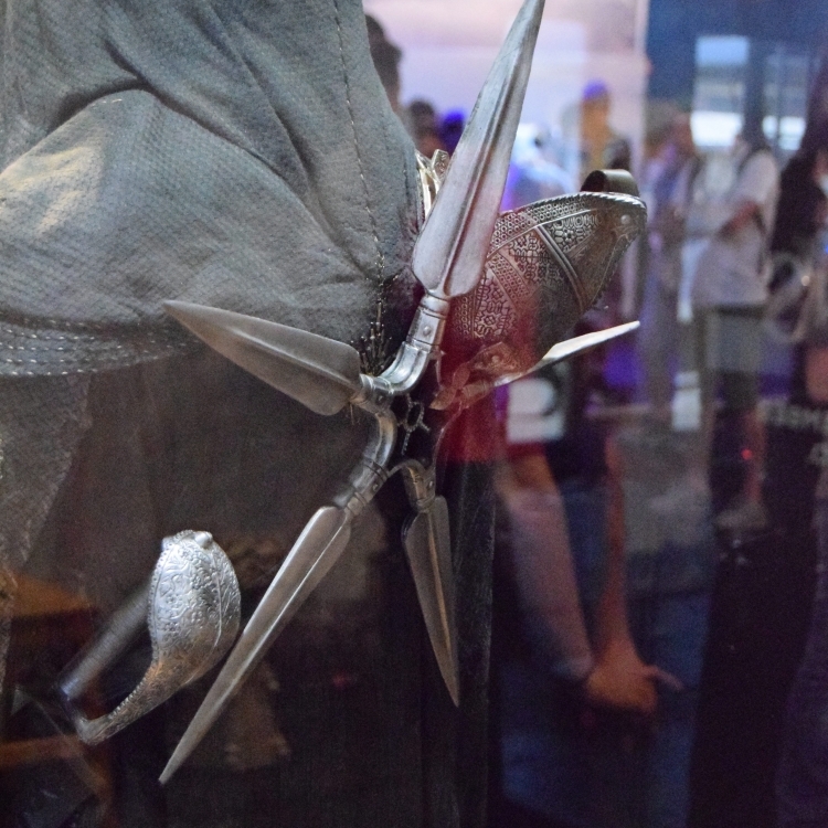 New weapon for Maria from Assassin's Creed Movie, showcased at Gamescom