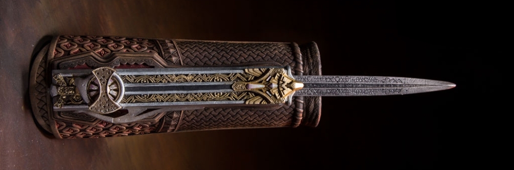Aguilar’s Hidden Blade – McFarlane Toys