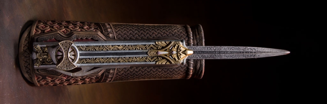 Aguilar’s Hidden Blade – McFarlane Toys